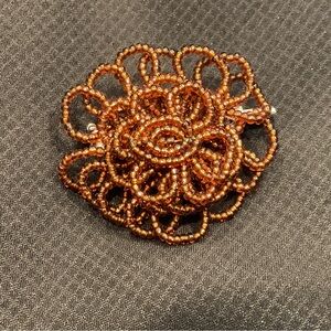 BROWN BEADED FLOWER BROOCH VINTAGE CARAMEL TOFFEE COGNAC SEED BEAD INTRICATE PIN